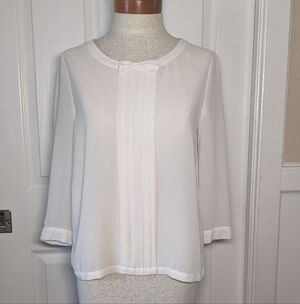 Women’s White Bow-Accent Blouse